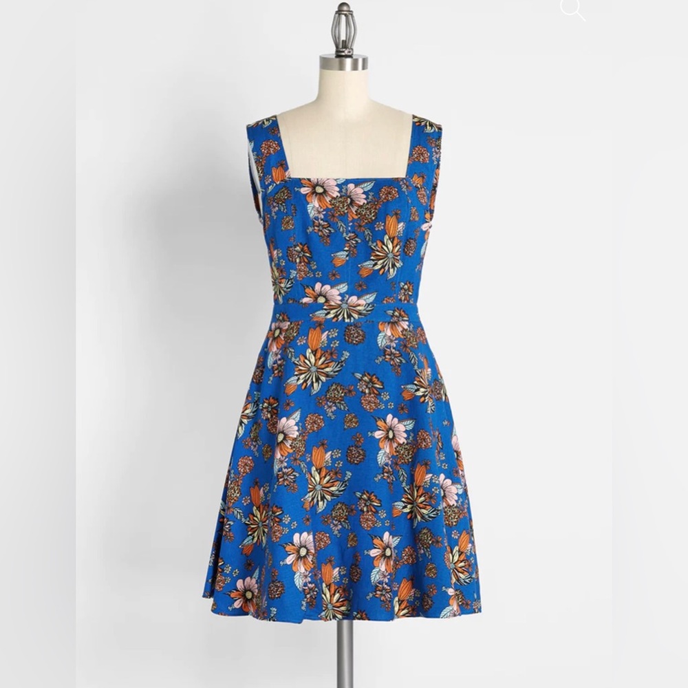 ModCloth NWT Floral Blue Dress With Pockets Size 6